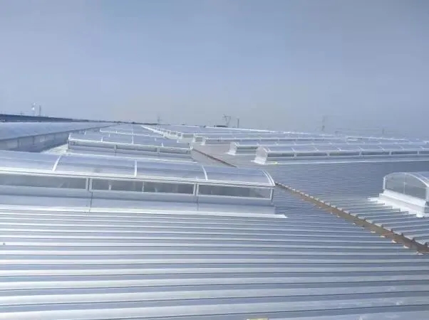 海口市屋脊气楼下开式电动采光天窗 - 厂家
